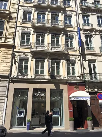 Hotel Elysée Отели рядом с достопримечательностью «Парк Бландан»