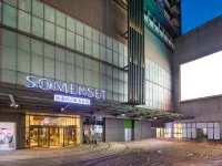 Somerset Emerald City Hotels near Ding Park