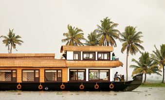 Upper Deck Houseboat