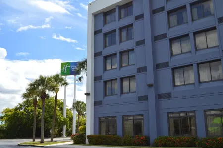 Holiday Inn Express & Suites Miami - Hialeah