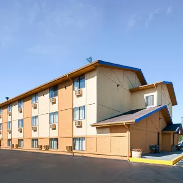 Super 8 by Wyndham Benton Harbor/St. Joseph