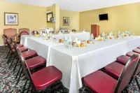 Super 8 by Wyndham Vandalia/Dayton International Airport Hotels in Vandalia