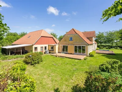 "Rouwen" - 1km from the Sea Hotels near Skulptur "Roepigerne"