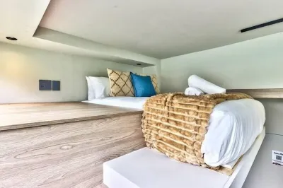 The Harri 209 Hotels in District 6