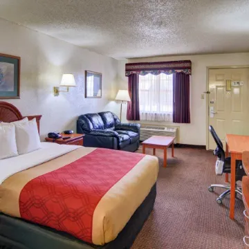 Super 8 by Wyndham Decatur Texas