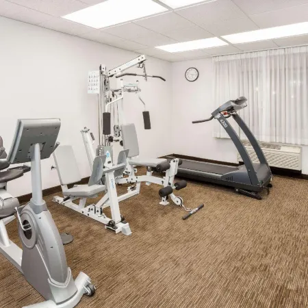 Days Inn & Suites by Wyndham Arlington Heights
