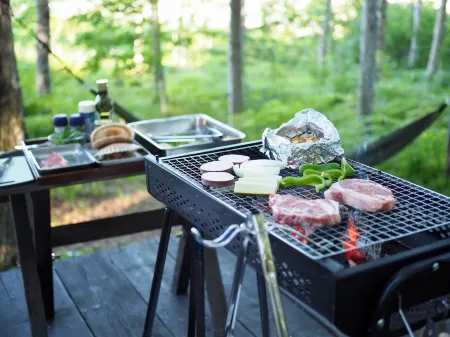 Accommodation limited to one group Отели рядом с достопримечательностью «Parent and Kid Tree»