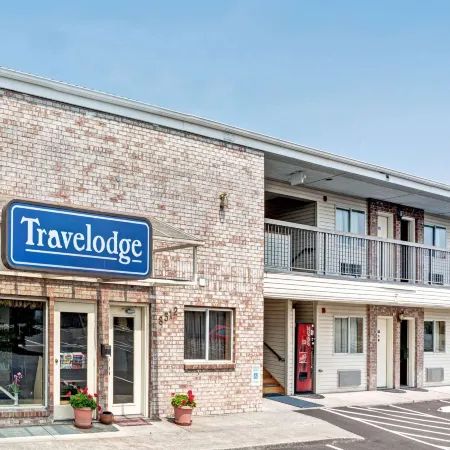 Travelodge by Wyndham Seattle North of Downtown Отели рядом с достопримечательностью «Торговый центр Northgate»