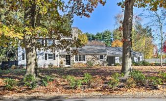 20 Mi to Philly: Inviting Home w/ Yard in Wayne!