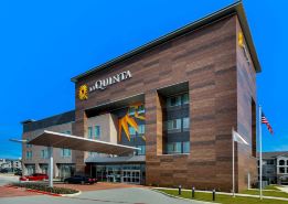 La Quinta Inn & Suites by Wyndham DFW West-Glade-Parks