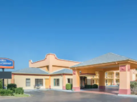 Howard Johnson by Wyndham Vicksburg Hotels in Vicksburg