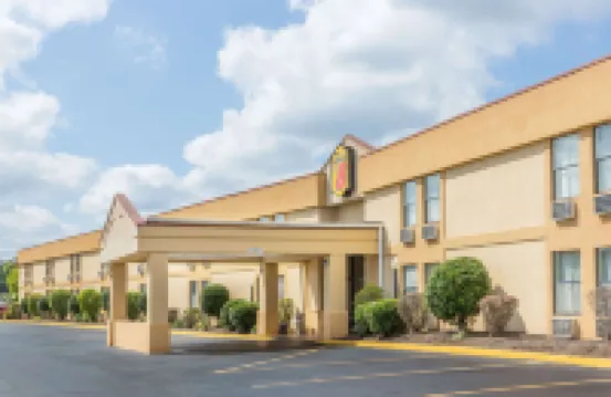 Super 8 by Wyndham Knoxville Downtown Area