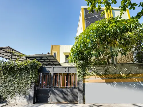 Boarding House Gresik Syariah Hotels in Gresik