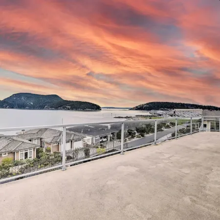 Anacortes Paradise Vacation Rental w/ Water Views!