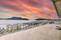 Anacortes Paradise Vacation Rental w/ Water Views! - 3 étoiles