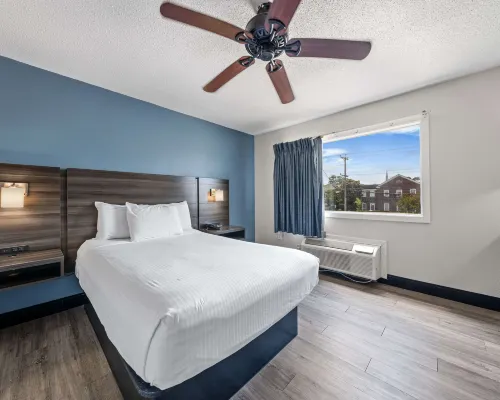 โรงแรมชัวร์สเตย์ บาย เบสท์เวสเทิร์น เวอร์จิเนีย บีช รอยัล คลิปเปอร์ โรงแรมในเวอร์จิเนียบีช