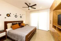 Breathtaking 2 Bedroom, Private Terrace BBQ