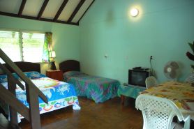 Ginas Garden Lodges, Aitutaki - 4 Self Contained Lodges in a Beautiful Garden.