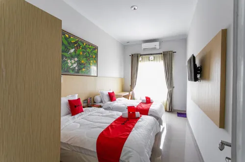 RedDoorz Near Universitas Muhammadiyah Yogyakarta - Pensions