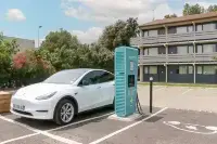 Kyriad Vitrolles- Marseille Aeroport - parking