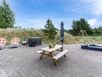 "Sjamme" - 1.2km from the Sea - Parkering