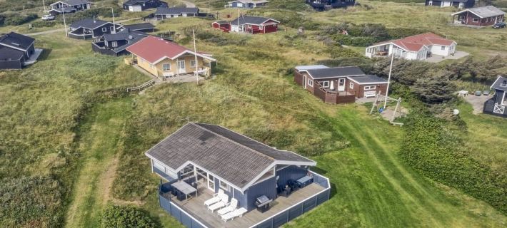 "Mitre" - 300m from the Sea Hotels in Lokken