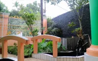 RedDoor Syariah near Exit Toll Puncak Hotel di Kecamatan Ciawi