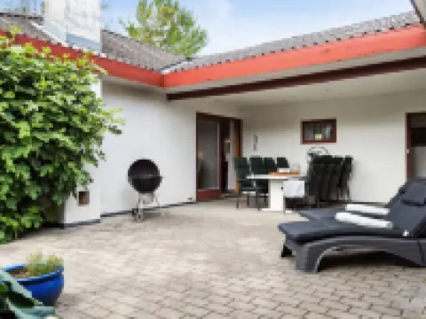 "Hakon" - 550m from the Sea