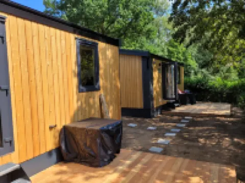 Tiny Haus Soul & Lake Hotels in Wemding