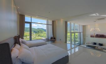 Jeongeup Elystay Poolvilla