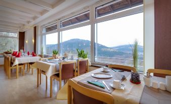 Panorama Hotel Winterberg - Housity