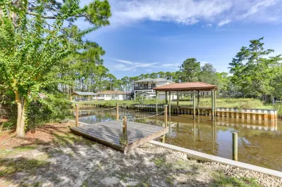 Charming Panacea Home Walk to Ochlockonee Bay!