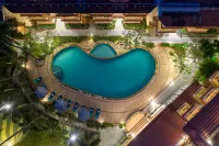 Lazy Lagoon, Baga A Lemon Tree Resort, Goa - Swimmingpools