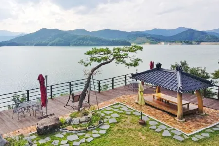Jinan Yongdam DAM Sky Pension Отели в г. Чинан