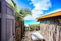 Conch Beach Cabins - Rumbus Beach Hotel di 