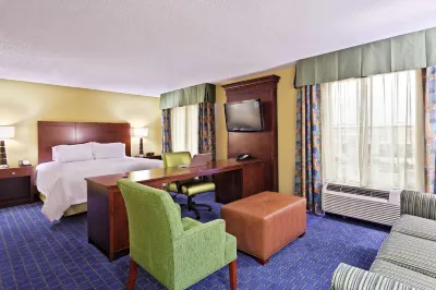 Hampton Inn & Suites Orlando Airport @ Gateway Village Hotels in Orange County