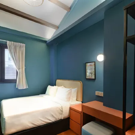 Dream Chaser Boutique Capsule Hotel Отели рядом с достопримечательностью «Торговый центр Golden Mile Complex»