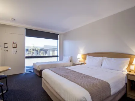 Sunshine Motor Inn
