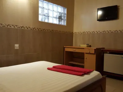 Lucky 1 Guesthouse Hotels in Sangkat Boeng Tumpun