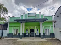OYO 93443 Emmy Homestay Syariah Hotels near Pantai Hijau Simboro