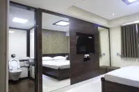 Hotel Adarsh Baug 孟巴德威寺附近的飯店