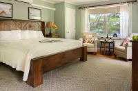 Wolf Cove Inn Hotel dekat Poland Spring Preservation Society
