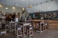 The Harvest Hotel - С баром