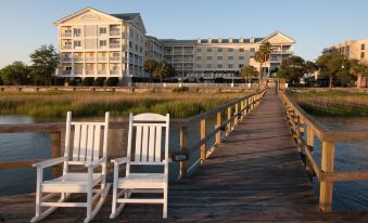 Courtyard Charleston Waterfront