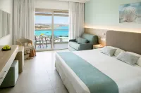 Asterias Beach Hotel - bar