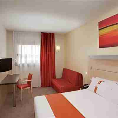 Holiday Inn Express Barcelona - Sant Cugat Rooms