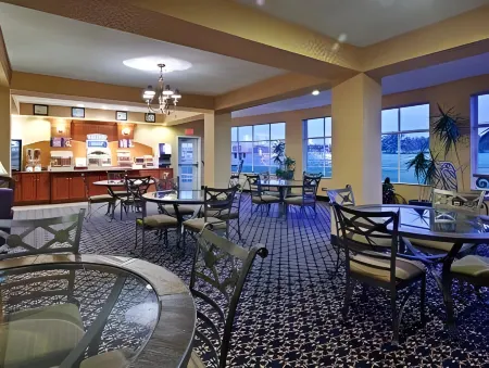 Holiday Inn Express & Suites Paragould