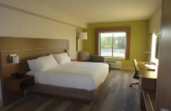 Holiday Inn Express & Suites BRENTWOOD by IHG