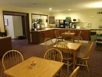 Country Inn & Suites by Radisson, Decorah, IA - Frühstück