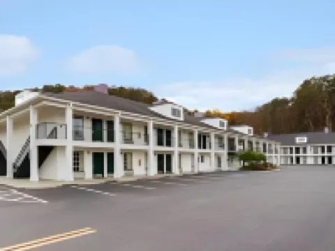 Baymont by Wyndham Cleveland Hotels in 